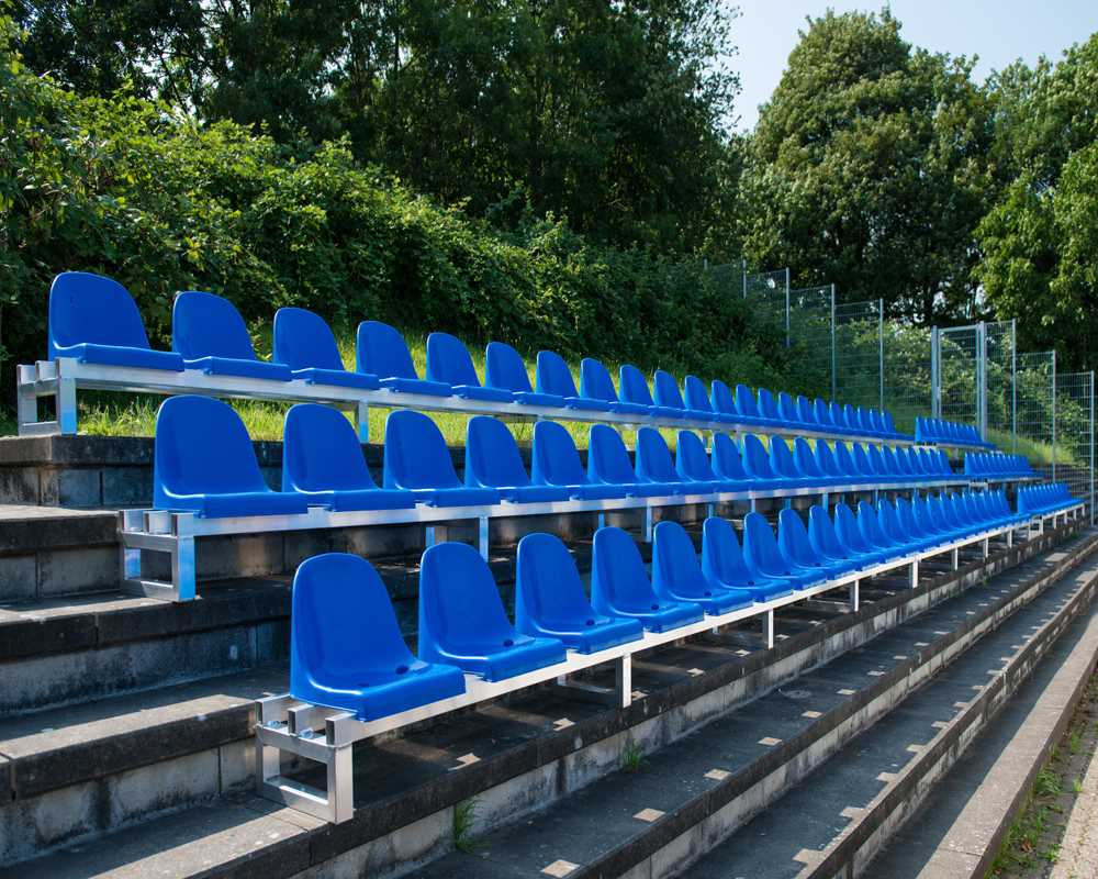 48040_Tribuene Aufschraubbare Tribünenkonstruktion: individuell nach Kundenwunsch